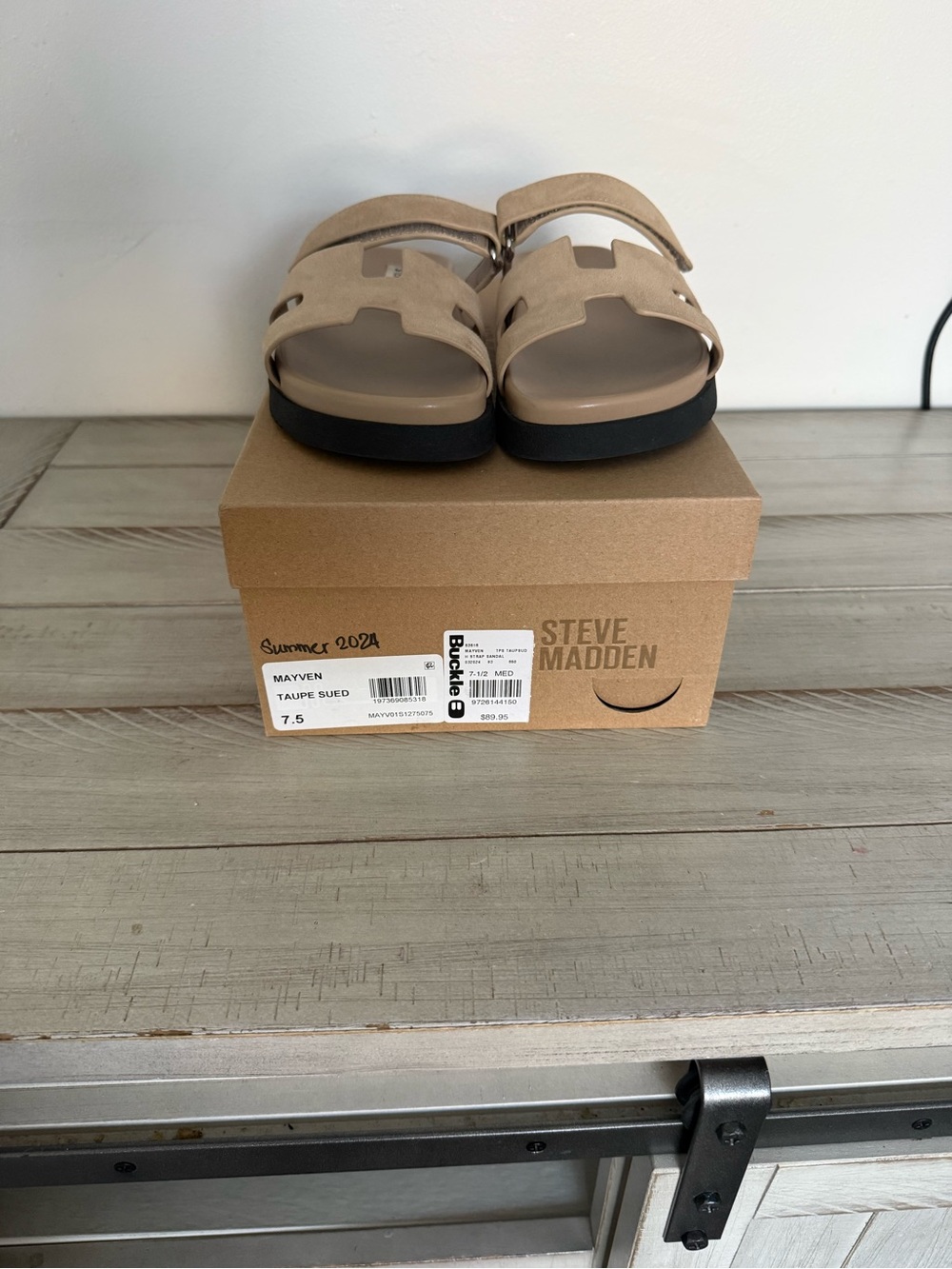 New in box Steve Madden sandals - Picture 2 of 4